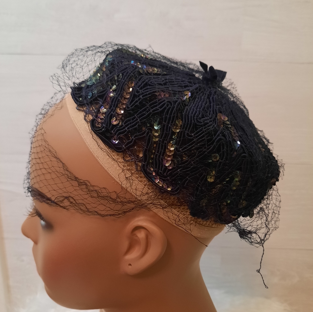 Vintage union made blue sequin ladies hat - Picture 3 of 5